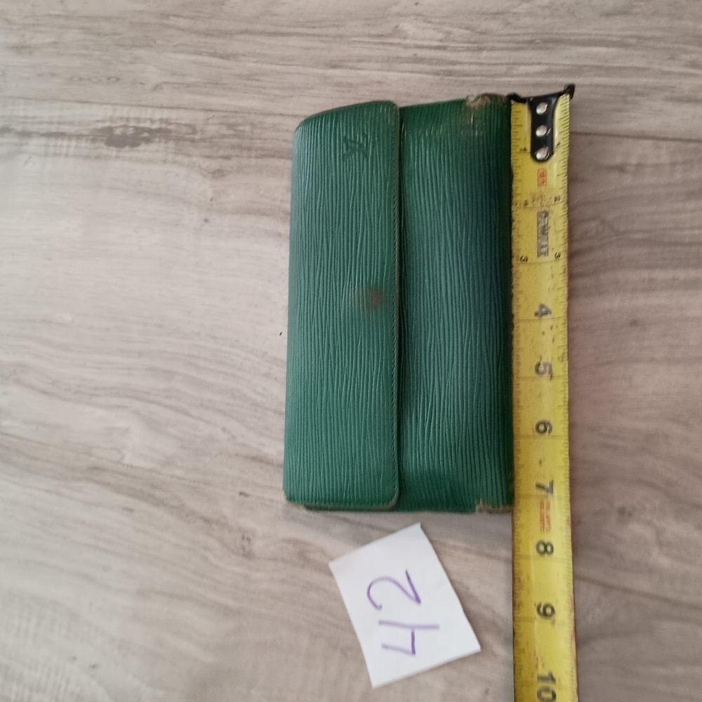 Louis Vuitton Green Epi Long Wallet - Picture 15 of 16